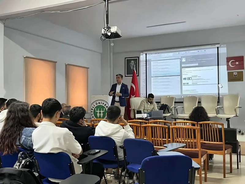 Gölcük MYO'da gemi acenteliği eğitimi verdik